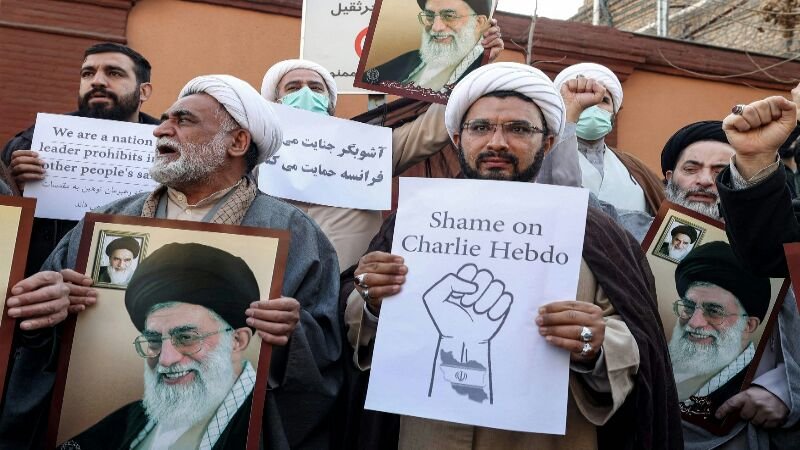 "Charlie Hebdo" Kembali Berulah, Warga Iran Protes Keras di Depan Kedutaan Prancis