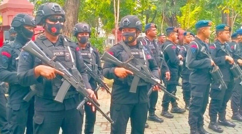 Personel Gabungan Polrestabes dan Polda Jatim Siaga di PN Surabaya