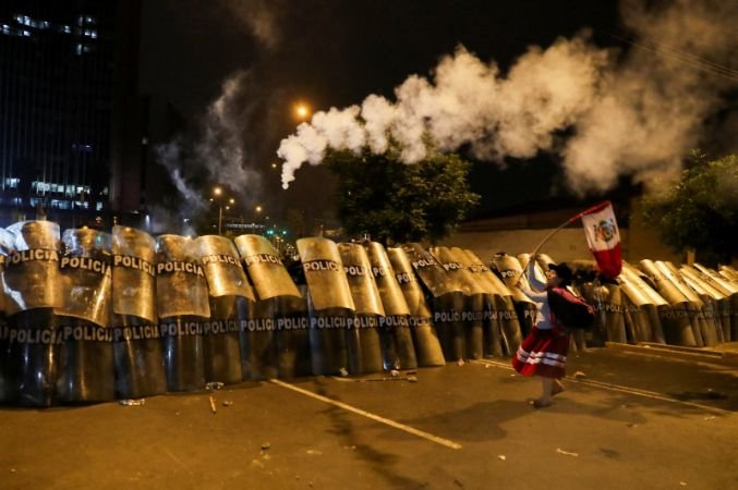 Korban Tewas Akibat Aksi Demo di Peru Dekati Angka 50 Orang, 300 Orang Asing Terdampar
