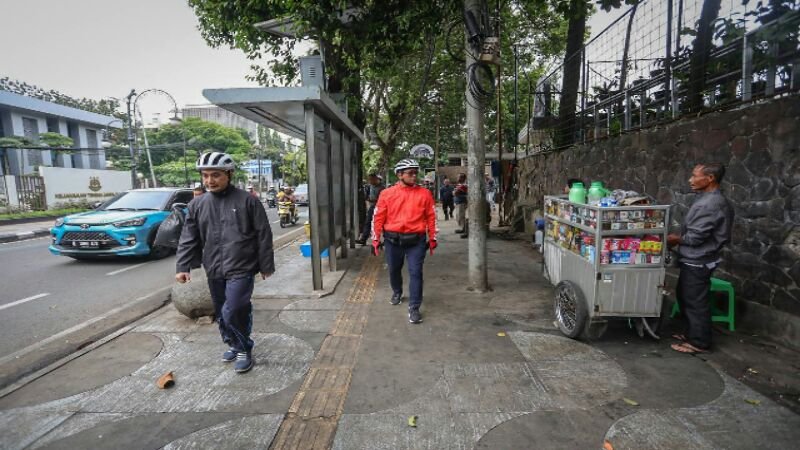 Cegah Jadi Tempat Parkir, Pemkot Bandung Bakal Rekayasa Trotoar