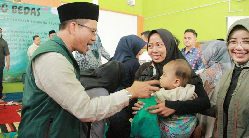 Senang Kemajuan yang Dicapai Bupati Bandung, Seorang Warga Hibahkan Tanahnya