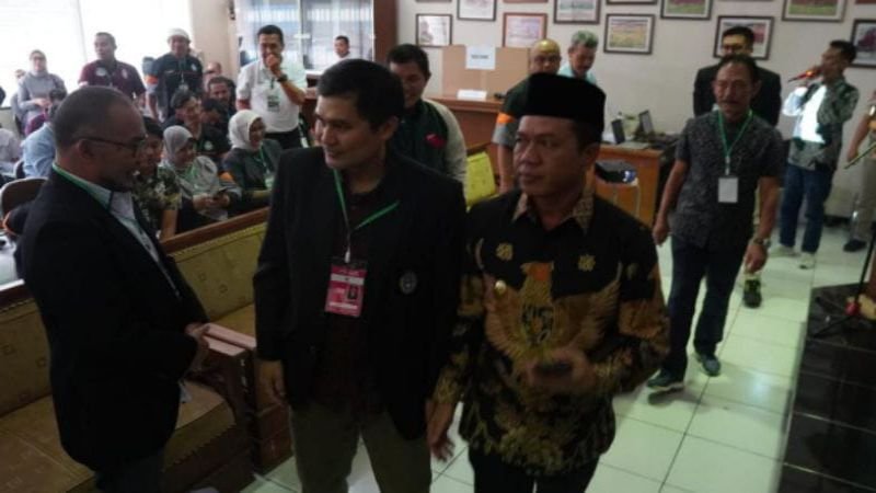 Bupati Buka KLB Asosiasi PSSI Kabupaten Bandung