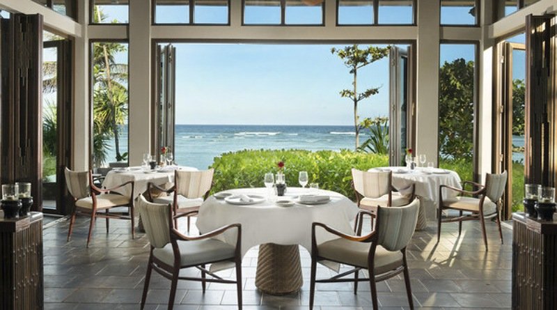 Makan Malam Romantis di The Ritz-Carlton, Bali
