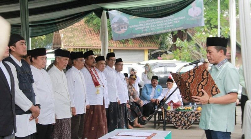 Hibahkan Rp. 500 Juta, Bupati Bandung Kukuhkan Pengurus Masjid Besar Kec. Majalaya