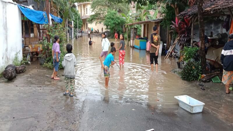Sungai Bengawan Solo Meluap, 2 Wilayah Kelurahan di Kota Solo Tergenang Banjir
