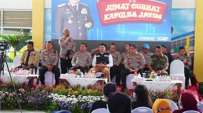 Kapolda Jatim Laksanakan Jumat Curhat di Terminal Purabaya