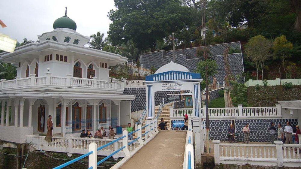 Mengenal Syekh Abdul Muhyi Pamijahan