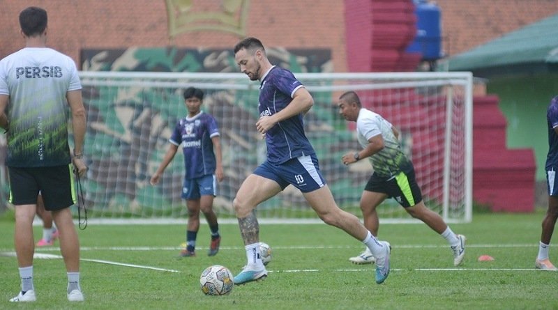 Jelang Pertandingan Lawan Persik, Klok Alami Gangguan di Engkel Kaki