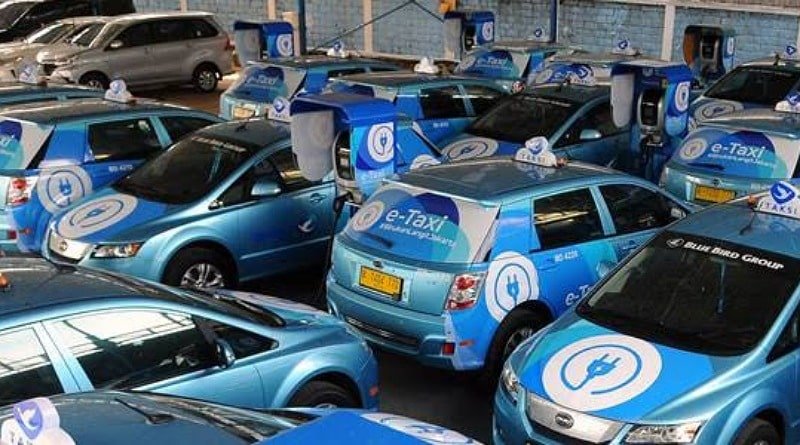 Kurangi Emisi Gas Rumah Kaca, Bluebird Tambah Ratusan Mobil Listrik dan Siapkan Infrastruktur Berbasis Energi Baru Terbarukan