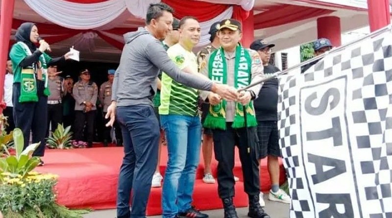 Eri Cahyadi Lepas Keberangkatan Ratusan Bonek ke Semarang