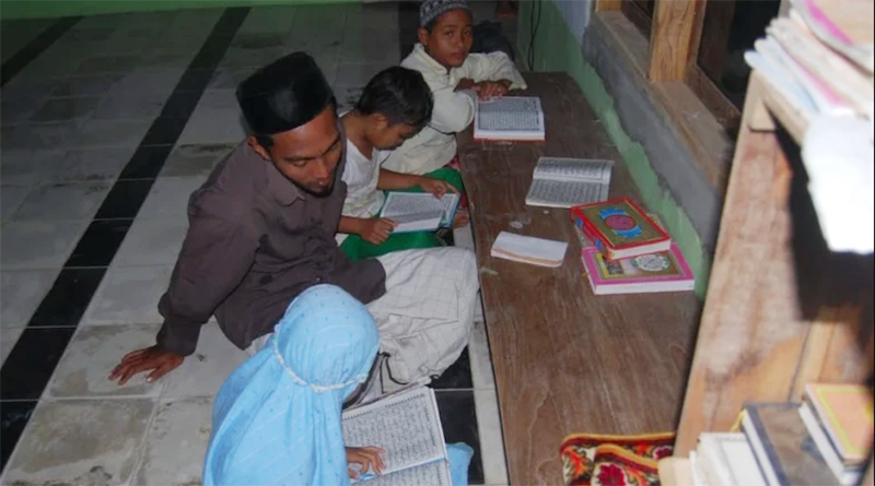 Nur Husin, Mengabdi di "Kampung Kristen"