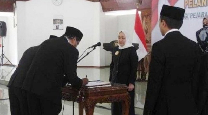 Bupati Anna Muawanah Melantik 25 Pejabat