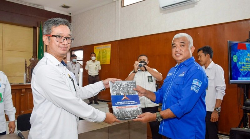 Hari Ini Ratusan Kader Partai Demokrat Geruduk PN Bale Bandung, Ada apa ?
