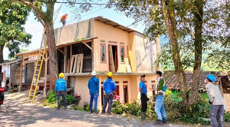 PLN UP3 Majalaya Melakukan Pemeliharaan Jaringan untuk Peningkatan Kualitas Pasokan Listrik