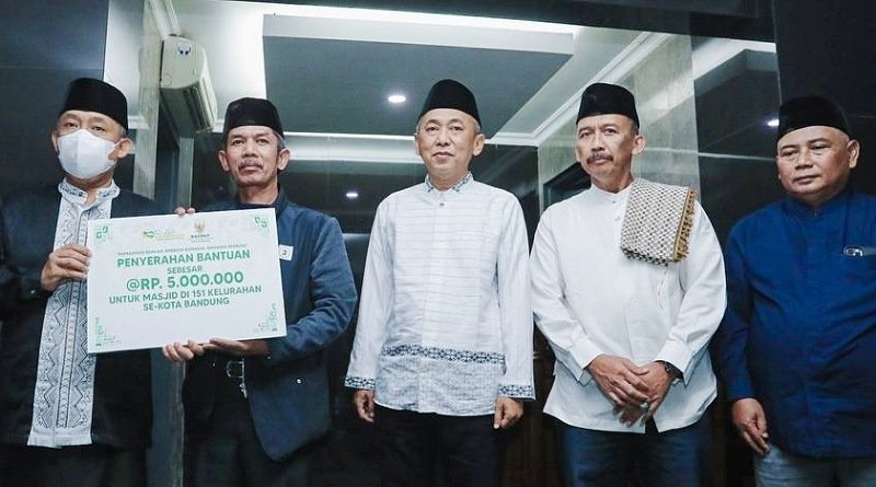 Safari Ramadan di Kota Bandung, Yana Mulyana Bagikan Ribuan Paket Bantuan