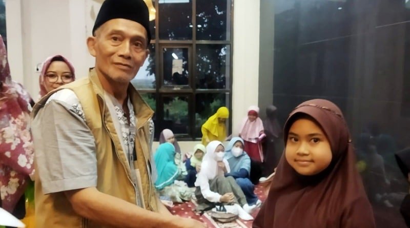 RAMADANAN | DKM Masjid Al Fath D'Amarta Berikan Santunan pada 150 Anak-Anak Yatim