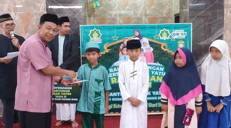 RAMADANAN | Lurah Sendang Hadiri 'Berbagi Berkah Bersama Anak Yatim' di Mushala Al Hikmah