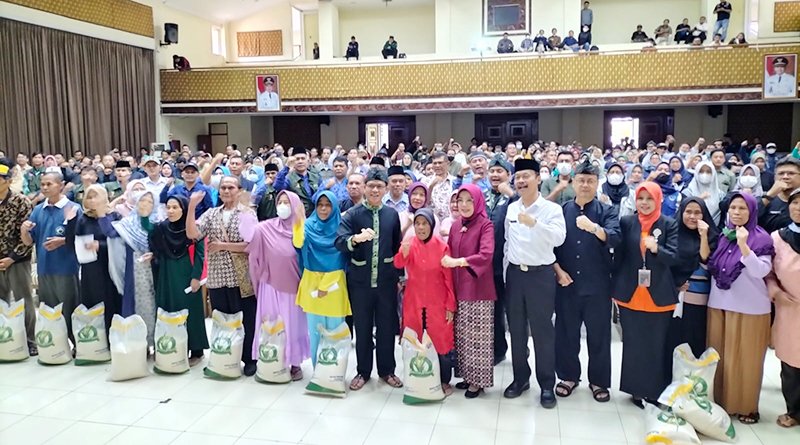Bupati Bandung Berharap Jangan Ada lagi Persoalan Penerima Bansos yang Salah Alamat