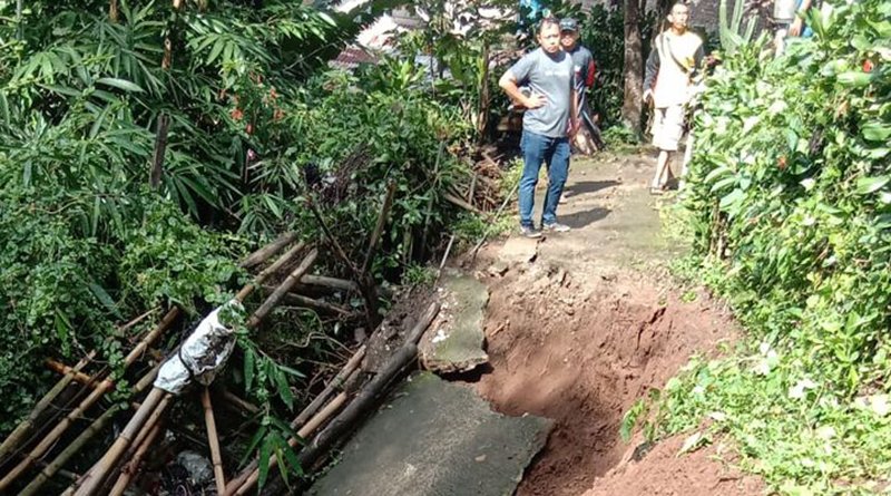 Jalan yang Tergerus Longsor di Ciumbuleuit Kota Bandung Segera Diperbaiki