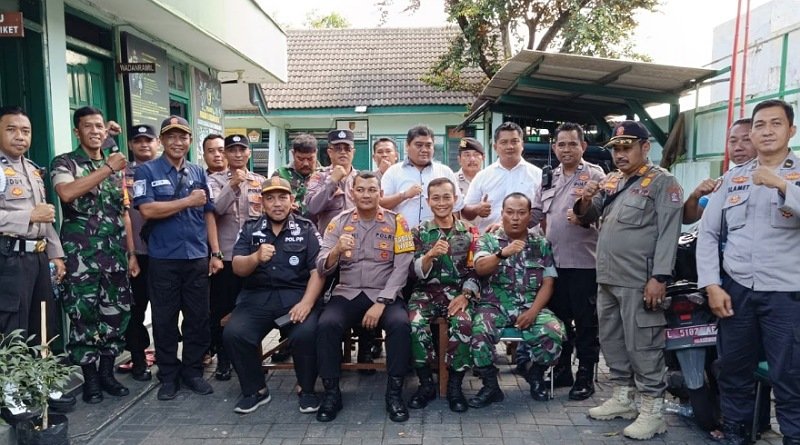 Polsek Gunung Anyar bersama Tiga Pilar Siap Jaga Keutuhan, Kedamaian, Rasa Aman dan Nyaman