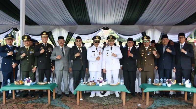 Pemkab Bandung Bersama Forkopimda Gelar Upacara Bendera Peringatan Hari Besar Nasional 2023