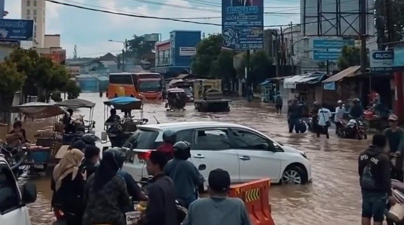 UPDATE | Hujan Lebat Tadi Malam, Mengakibatkan Banjir di beberapa Titik Wilayah Baleendah " Hingga kini Air Belum Surut "