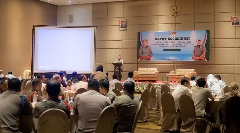 Berikan Efek Jera, Satpol PP Kota Bandung Seret Para PKL ke Meja Hijau