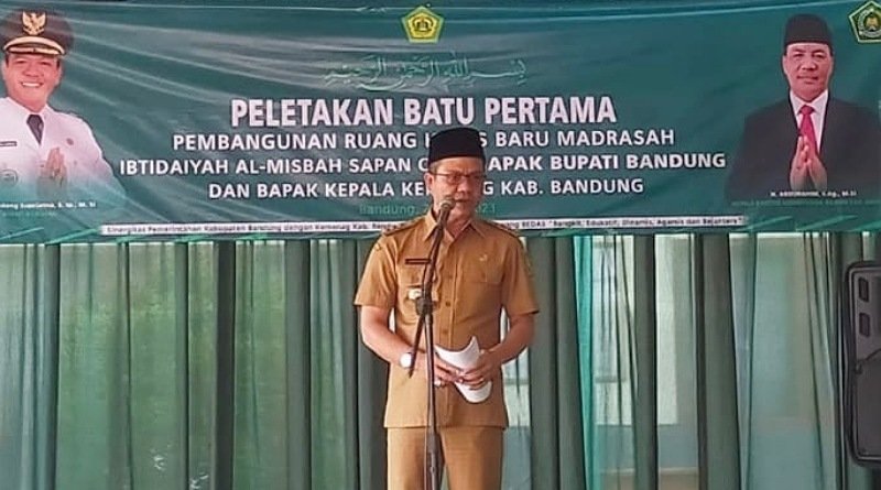 Tak Disangka, Alumni Mandarsah Ibtidaiyah Al Misbah itu Kini Jadi Bupati