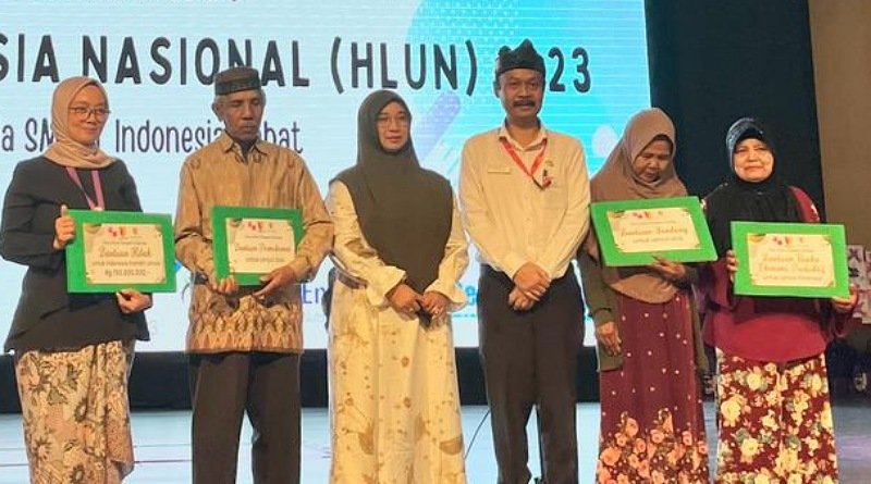 Bupati Dadang Supriatna Kembali Raih Penghargaan Kepala Daerah Ramah Lansia