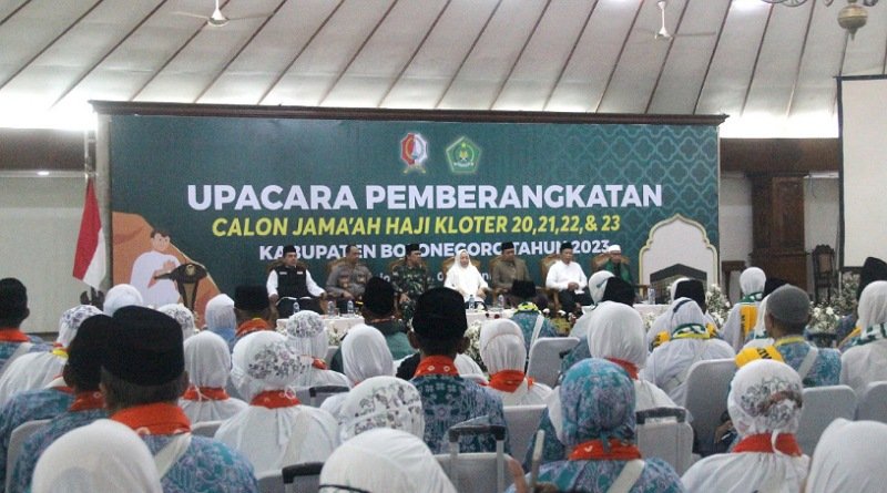 Bupati Anna Mu’awanah Lepas Jemaah Haji Bojonegoro, Berpesan Selalu Jaga Kesehatan