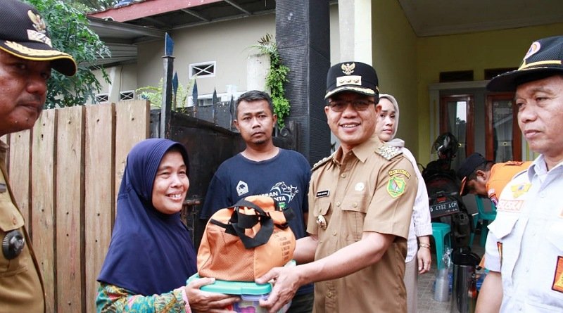 Tanggap Bencana Angin Puting Beliung di Baleendah, Kang DS Tenteramkan Warga