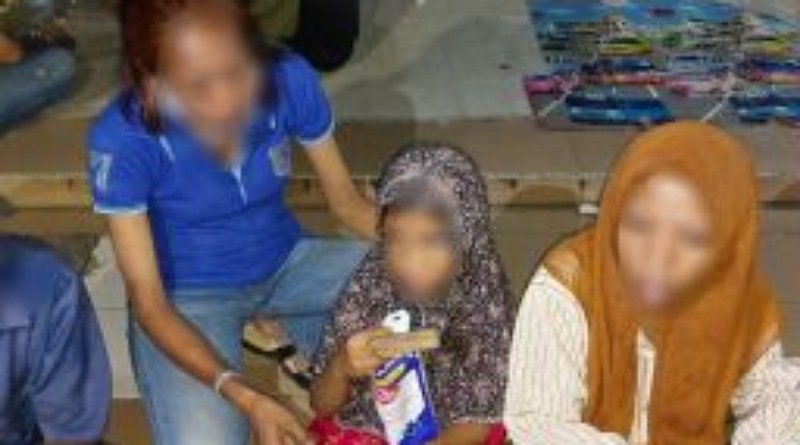 Satpol PP Pulangkan Dua Keluarga Pengemis di Traffic Light Pucang