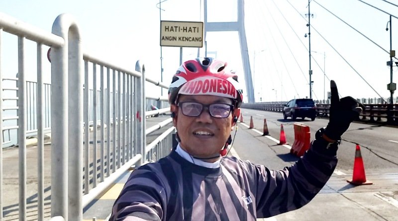 PASSION | Gowes Spiritual H Edi Sudjono, Jembatan Suramadu yang Memesona dan Mendebarkan