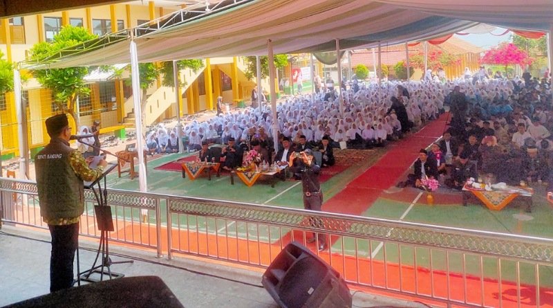 Kuota PPDB Jabar Tahun 2024 Sebanyak 300.000 Siswa untuk SMA/SMK Negeri