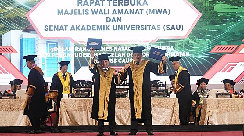 Sekjen Kemenkumham Raih Gelar Doktor Honoris Causa dari Unesa Surabaya