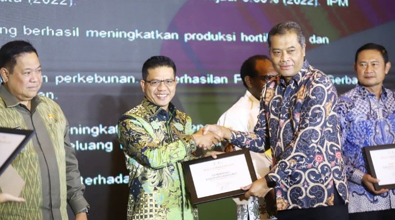 Canda Mendagri Tito Karnavian: Peraih Penghargaan Majalah Tempo Elektabilitasnya Naik