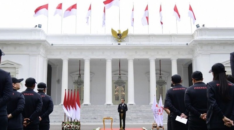 Lepas Kontingen Asian Games, Jokowi, “Target saya masuk ke 10 besar. Biasanya hitungan saya tidak meleset”