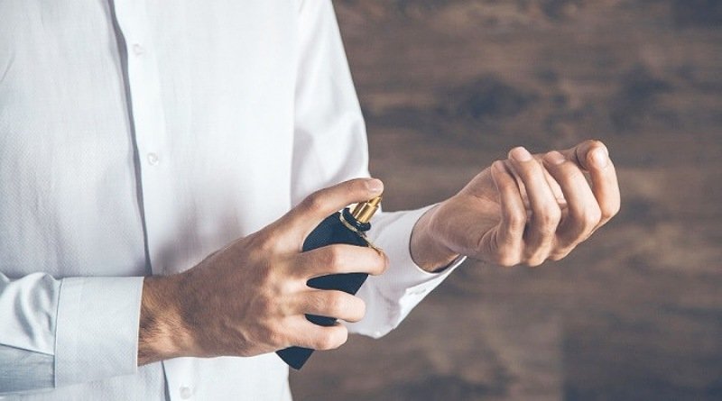 Salat Pakai Parfum Beralkohol, Bolehkah?