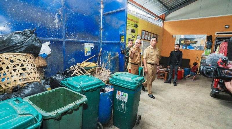 Aparatur Kewilayahan di Kota Bandung Diminta Fokus Urus Sampah