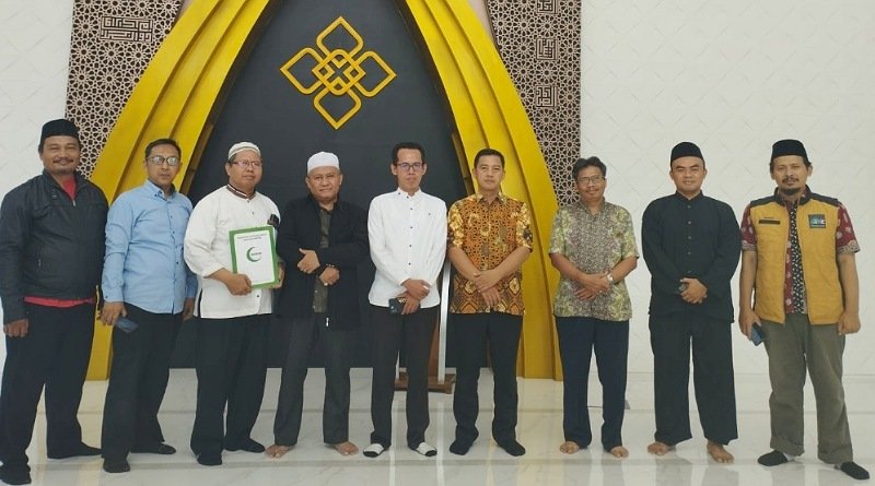BHRD Mengalibrasi Arah Qiblat Masjid Ribaathul Murid Komplek YTKP Banjar Asri Cimaung