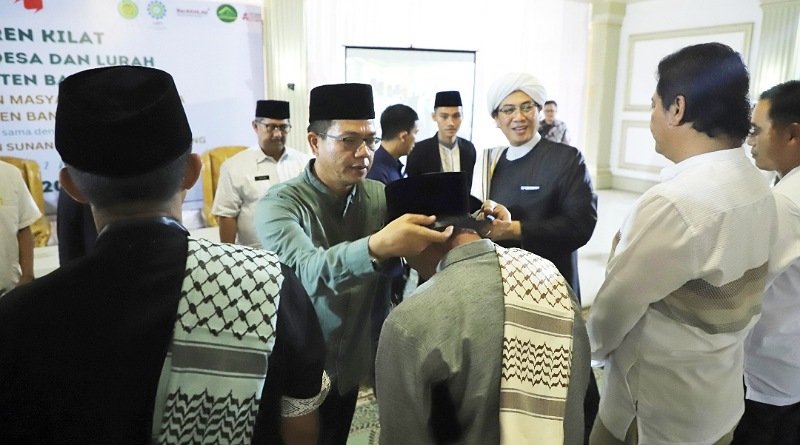 Pesantren Kilat Kades dan Lurah, Bupati Bandung, "...Nimat jadi Pamingpin teh Ku Amalna"