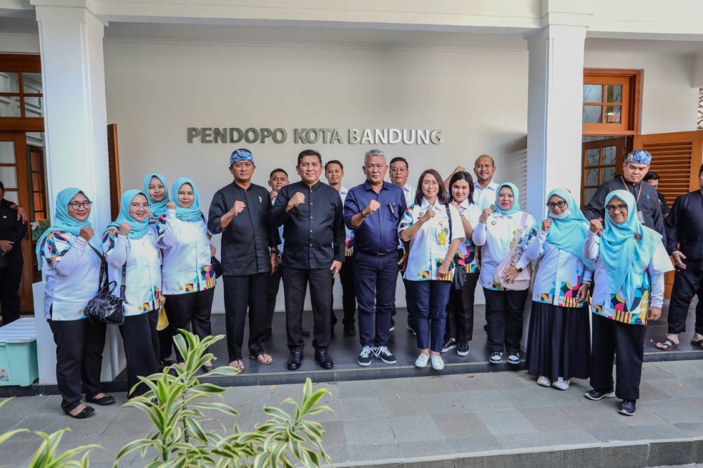 Pemkot Bandung Terima 823 Sertipikat Bidang Tanah dari BPN Kota Bandung