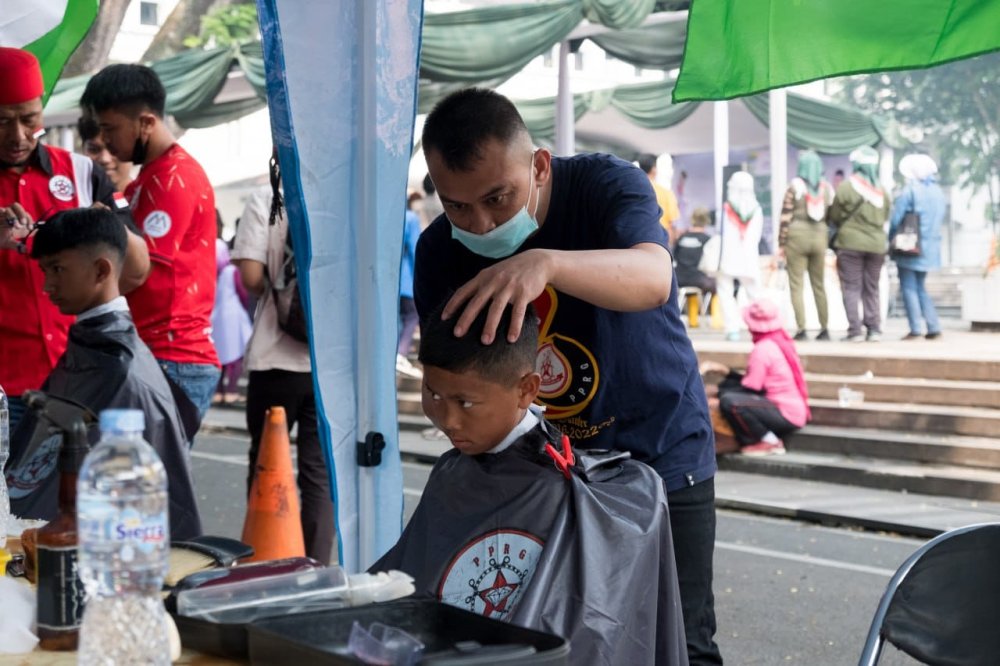 'Cukur Gratis Bayar Sepuasnya' di Gebyar Akhir Tahun Baznas Kota Bandung