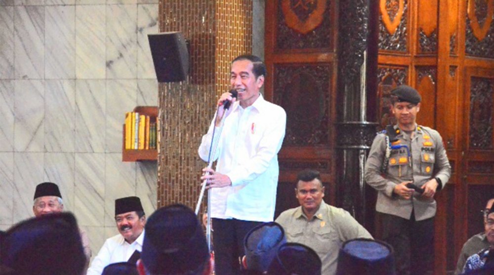 Presiden Jokowi Serahkan 1.000 Sertifikat Tanah Wakaf di Jawa Timur