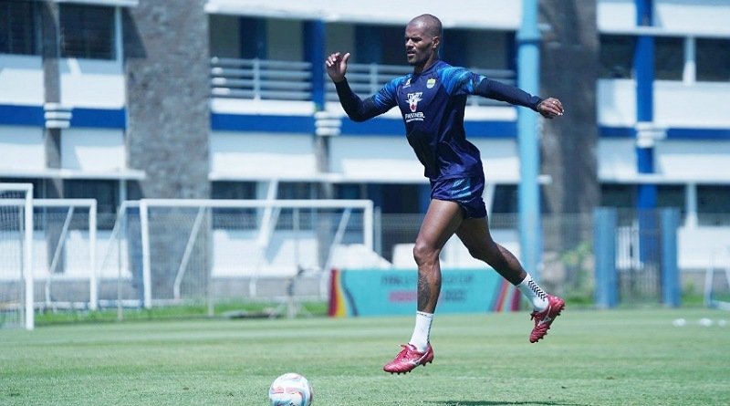 David Lawan Makasar, Da Silva Yakin Raih Tiga Poin