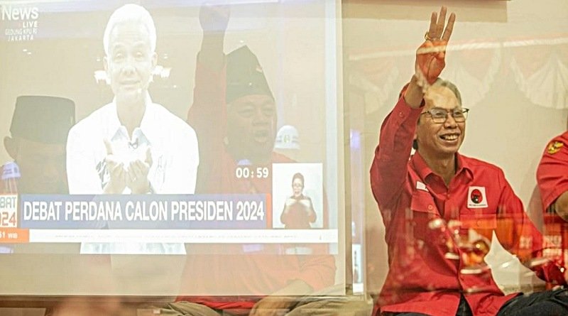 Nobar Debat Capres bersama Masyarakat dan Relawan, PDIP Surabaya: Ganjar Keren, Top!