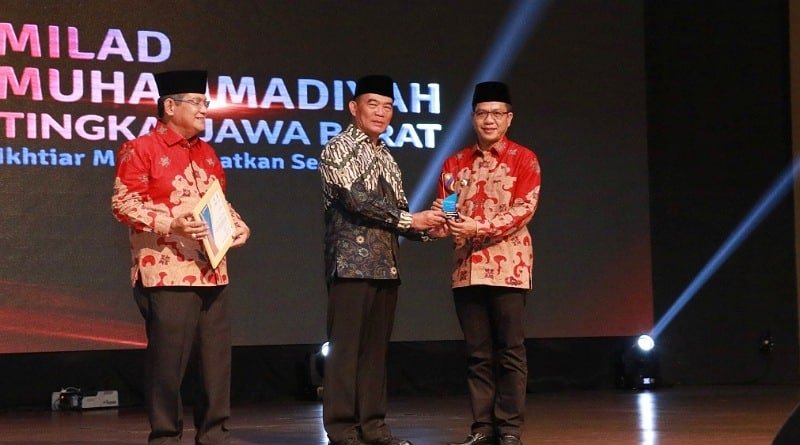 Milad Muhammadiyah ke-111, Bupati Bandung Raih Penghargaaan Muhammadiyah Award