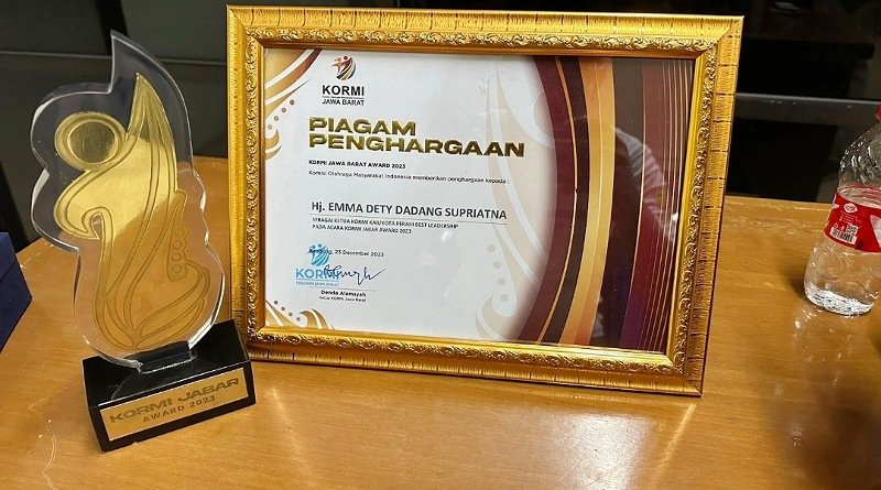 Bupati Bandung dan Ketua KORMI Kab Bandung Raih Penghargaan KORMI Jabar Award 2023