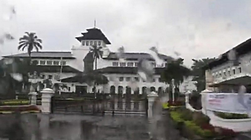 Cuaca Bandung Hari Ini: Berawan dan Hujan