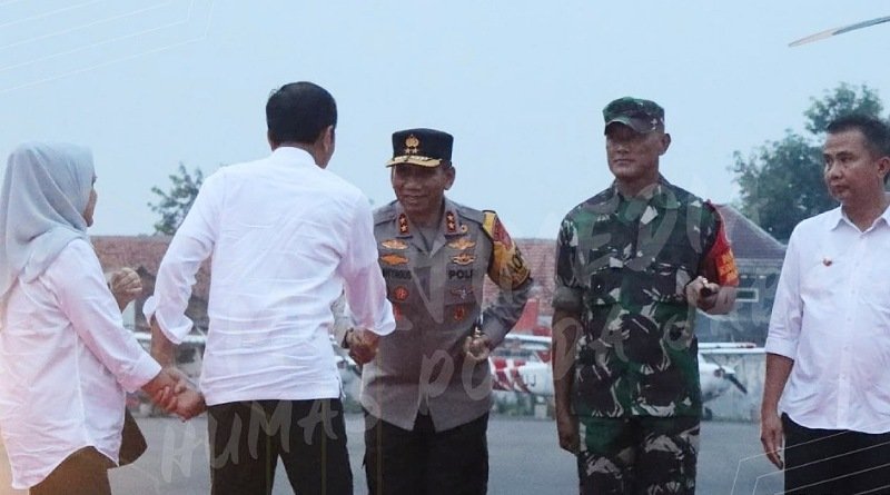 Pulang Kunjungan dari Jatim dan Jateng, Presiden Jokowi Transit di Cirebon